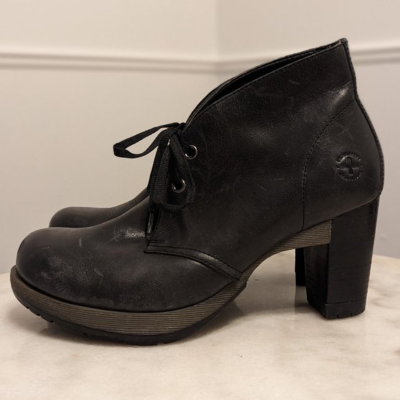 RARE Dr. Martens Heeled Boots Lace-Up Leather Pumps (Black - Size 8 US) - Picture 2 of 4
